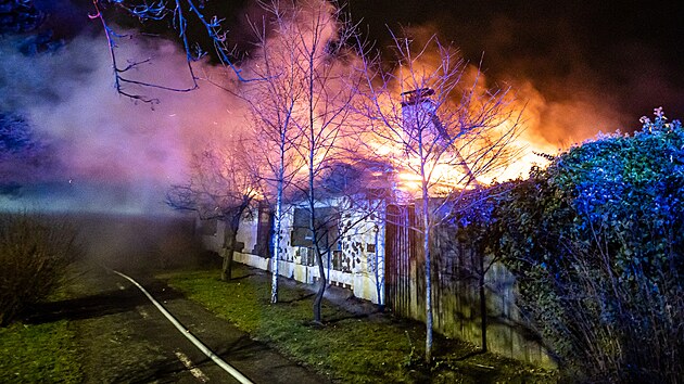 Požár domku v Bělovsi v Náchodě (14. března 2023)