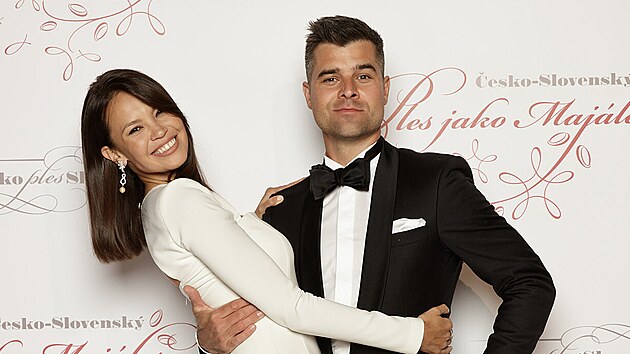 Monika Leová a Martin Košín na Česko-Slovenském plese (Praha, 30. dubna 2022)