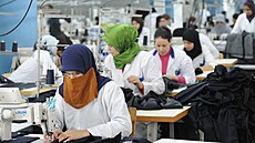 Šičky v marocké textilce Nerminia, která vyrábí oblečení mimo jiné i pro... | na serveru Lidovky.cz | aktuální zprávy