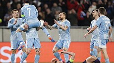 EUFORIE. Fotbalistu Slovanu slaví gól do sítě Basileje.