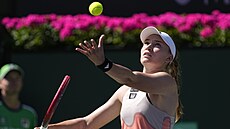 Jelena Rybakinová ve tvrtfinále turnaje v Indian Wells.