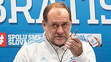Impulzivní kouč Slovanu Bratislava Vladimír Weiss.