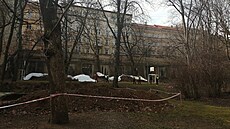 Pokácení více ne� dvacítky velkých strom� ve vnitrobloku mezi ulicemi Jaselská...