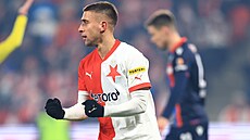Ond�ej Lingr ze Slavie oslavuje sv�j gól v utkání proti Plzni.