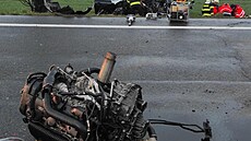 �elní srá�ka dvou osobních aut uzav�ela ve st�edu kolem p�l �esté ve�er...