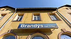 Nádraní budovu v Brandýse nad Orlicí neeká podobný osud jako její kolegyni v...