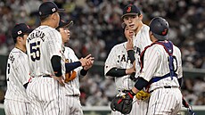 Porada japonských baseballistů v utkání proti Česku na World Baseball Classic.
