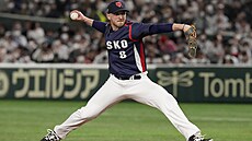 Jan Tomek nadhazuje proti japonskému týmu na turnaji World Baseball Classic.