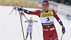 Norská lyaka Kristine Stavaas Skistadová se raduje z vítztsví ve sprintu ve...