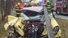 P�i dopravní nehod� osobního auta v obci Stéblová na Pardubicku se v ned�li...