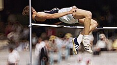 Dick Fosbury bhem olympijského finále v Mexiku 1968