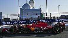Charles Leclerc z Ferrari během tréninku na VC Saúdské Arábie v Džiddě.