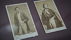Fotografie obou bratr. Vlevo Leon Monet, vpravo Claude. Zábr z paíské...