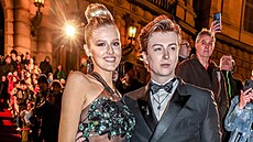 Natálie Jirásková a Adam Mi�ík na udílení cen �eský lev (Praha, 4. b�ezna 2023)