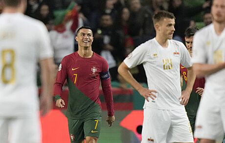 Usmvavý portugalský kapitán Cristiano Ronaldo v utkání proti Lichtentejnsku.