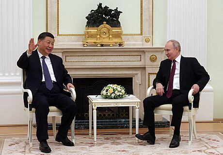 ínský prezident Si in-pching v pondlí dorazil do Kremlu na schzku se svým...