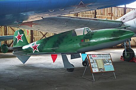 Muzejní replika raketového letounu Berezak-Isajev BI v Moninu