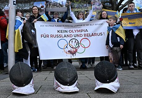 Protest proti návratu ruských a bloruských ermí do soutí, zejména...