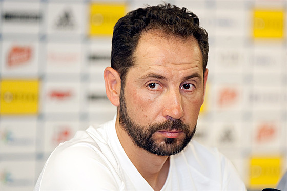 Trenér sevillských fotbalist Pablo Machín na pedzápasové tiskové konferenci v...