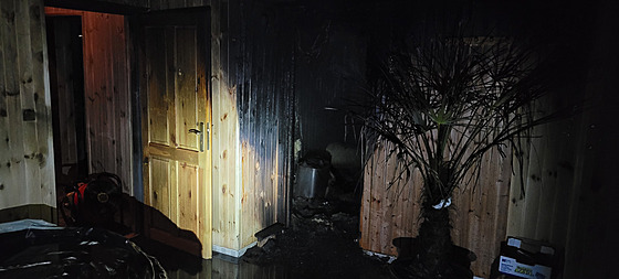 V horské chatě na Ovčárně pod vrcholem Pradědu hořela sauna. (27. března 2023)
