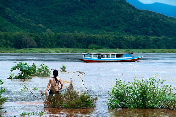 Klimatické zmny a výstavba ínských pehrad na ece Mekong negativn ovlivuje...