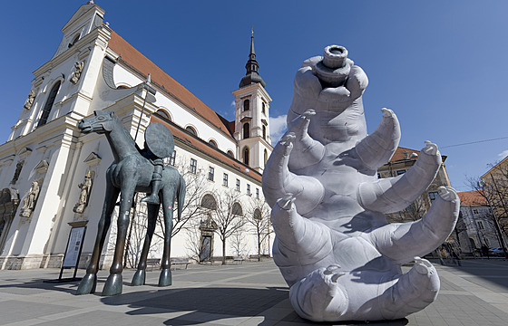 Na nkolika místech Brna se objevila nafouknutá elvuka, která ve skutenosti...