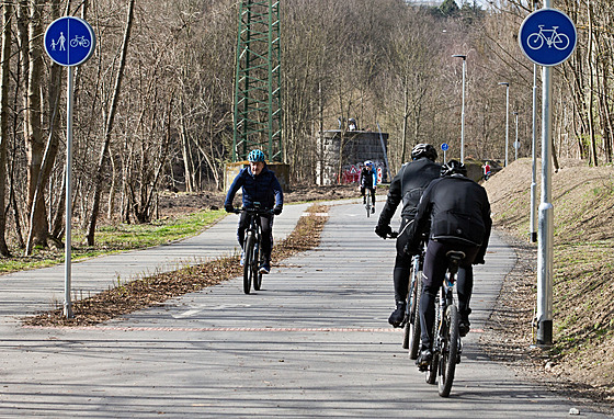 Nové úseky nejoblíbenější plzeňské cyklostezky podél Radbuzy mezi čtvrtěmi...