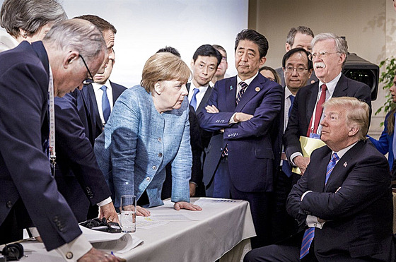 Exprezident USA Donald Trump na summitu G7 v roce 2018. Naproti tehdejí nmecká kancléka Angela Merkelová.