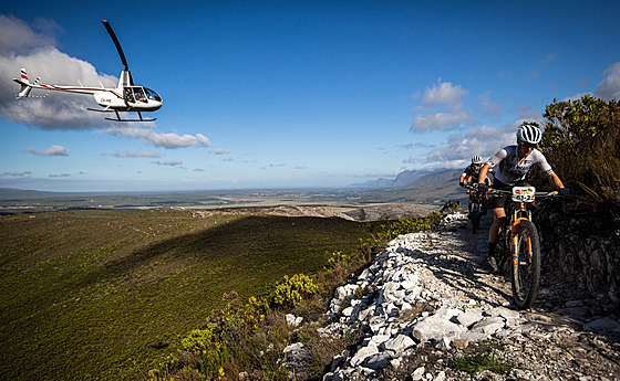 Kateina Nash na trati druhé etapy Cape Epic