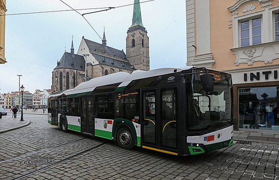 Zvlátní linka . 9 propaguje mylenku zavedení trolejbusových linek na Severní...