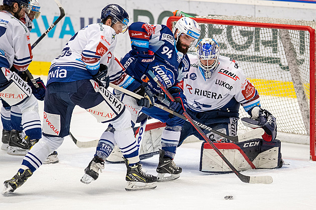 ONLINE: Kometa - Vítkovice. Čtvrtfinále pokračuje, Brno odvrací konec sezony