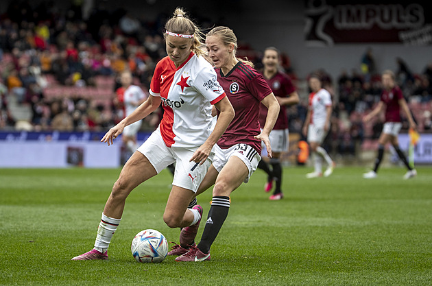 Derby pražských "S" v nadstavbě rozhodla v nastavení slávistka Kožárová