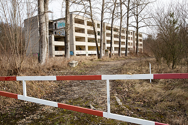 Domy po ruské armád v Milovicích (20. února 2023)