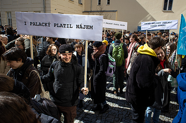 Vzkaz ministra protestujícím akademikům: buď se vyházíte sami, nebo to uděláme my. Časem