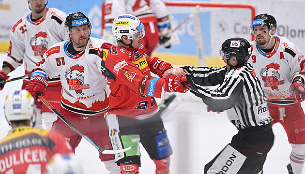 ONLINE: Pardubice bojují v Olomouci o postup, pak hraje Kometa s Vítkovicemi