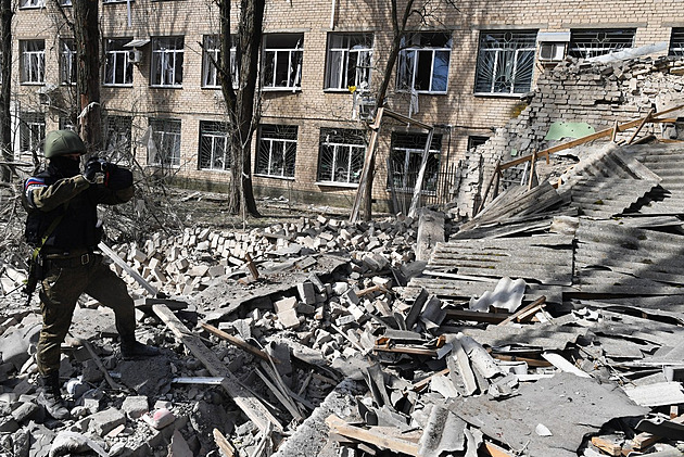 Ukrajinci zasáhli ruská kasárna v Melitopolu, vojáci vybíhali ven v prádle