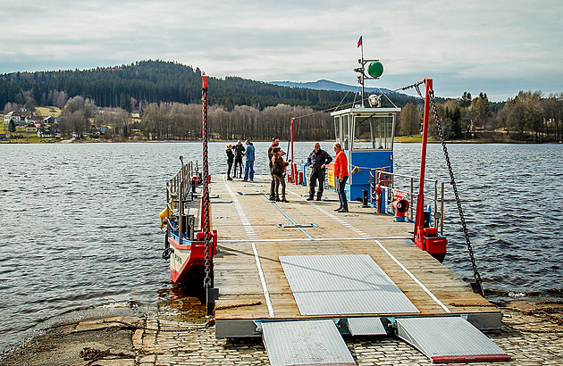 V Horní Plané spustili na Lipno přívoz Pionýr, na suchu byl jen měsíc