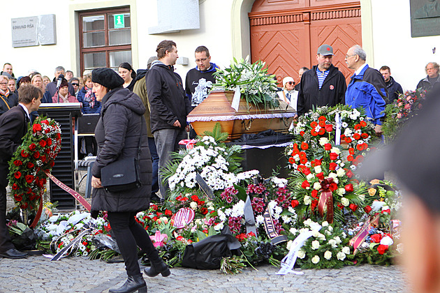 Pohřeb jako sraz veteránů. Známý sběratel odešel do tatrováckého nebe