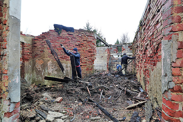 Nadšenci chystají obnovu řetízkárny, šatna připomíná éru pracovních lágrů