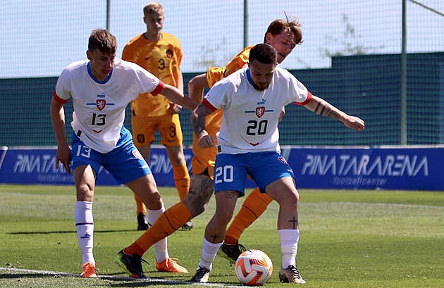 Fotbalisté do 21 let nedali penaltu, pak srovnal Sejk. Proti Nizozemcům měli na výhru