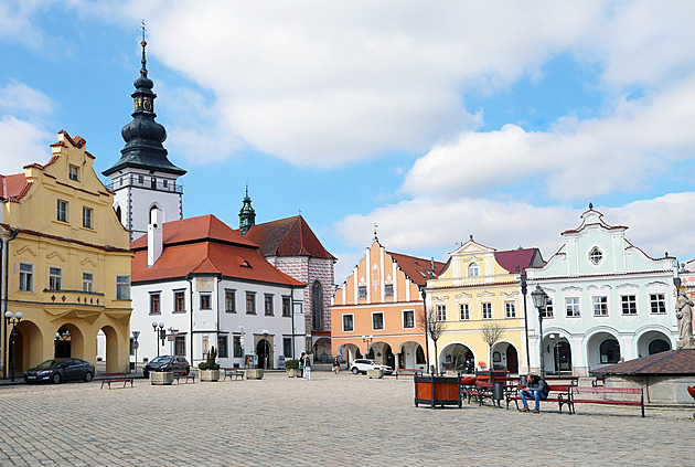 Dnes si lidé na Masarykov� nám�stí musejí vysta�it pouze se skromnou zelení,...