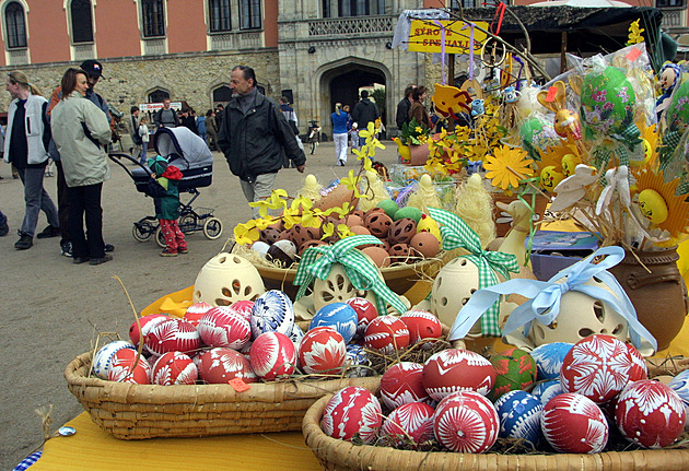 Velikonoce: trhy, mše i akce na zámcích