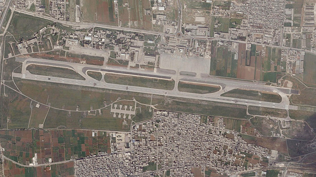 Izrael poslal rakety na letiště v syrském Aleppu. Způsobil materiální škody