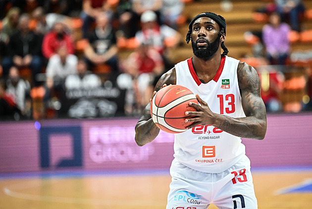 Basketbalisté Nymburka uspěli na hřišti USK, Brno vyhrálo jasně v Opavě