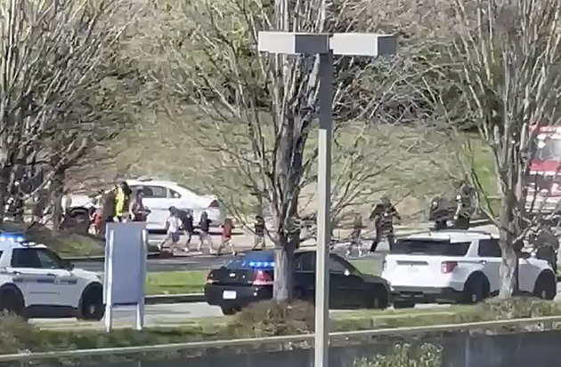 VIDEO: Policie zveřejnila záznam střelby v Nashvillu. Pachatelku vedla msta