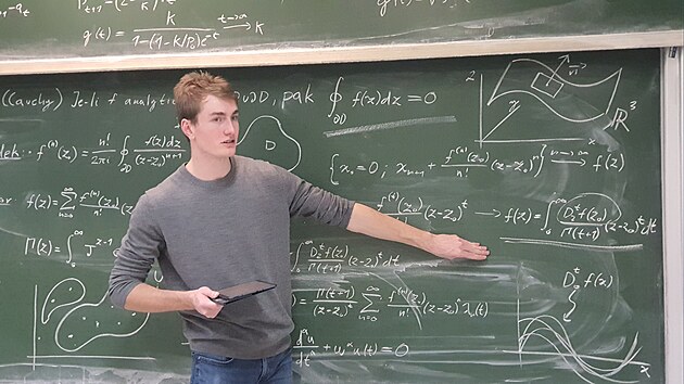 Vojtch Kloud studuje matematiku, v roce 2022 vyhrál mezinárodní matematickou...