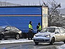 Dopravu na dálnici D8 ve smru na Nmecko zkomplikoval sníh, kamiony...