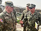 Pedseda sboru náelník táb USA armádní generál Mark Milley hovoí s...
