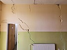 V z�kladn� �kole v Pru��nk�ch na Hodon�nsku napo��tali 34 trhlin zp�soben�ch...