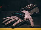 Power Glove